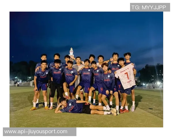 松立足球:探索足球运动的魅力与团队精神的完美结合 松立足球:探索足球运动的魅力与团队精神的完美结合