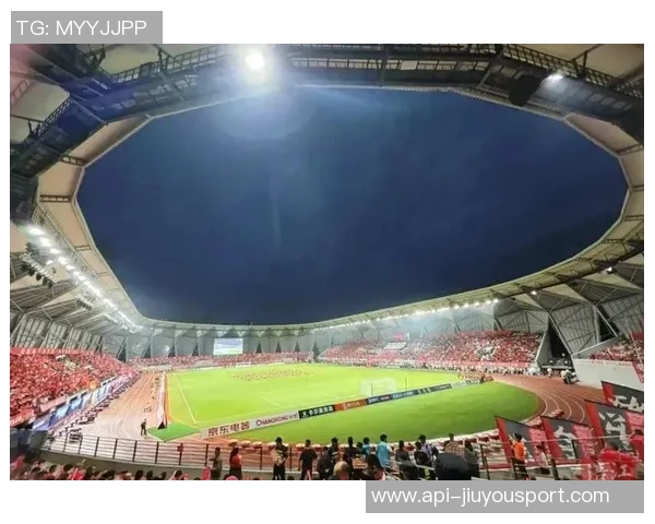 足球先锋fm953带你领略绿茵场上的激情与荣耀尽在每周精彩赛事直播中 足球先锋fm953带你领略绿茵场上的激情与荣耀尽在每周精彩赛事直播中